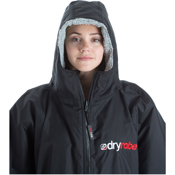 2023 Dryrobe Advance Kortærmet Omklædning Robe DR100 - Black / Grå