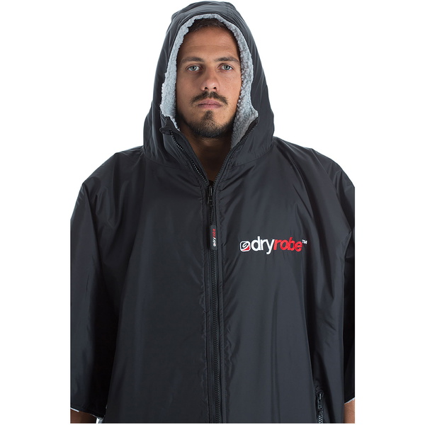 2023 Dryrobe Advance Kortærmet Omklædning Robe DR100 - Black / Grå