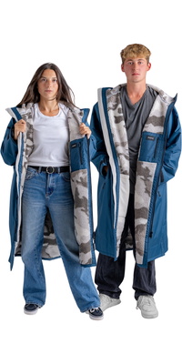 2026 Dryrobe Advance Langærmet Morgenkåbe DALSV3 - Deep Sea Blue / Sand Camo