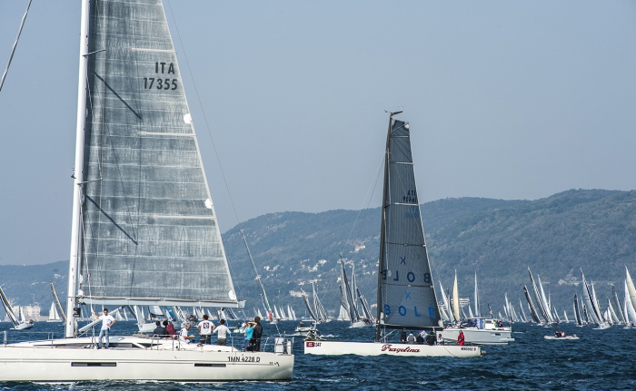 Yachts racing
