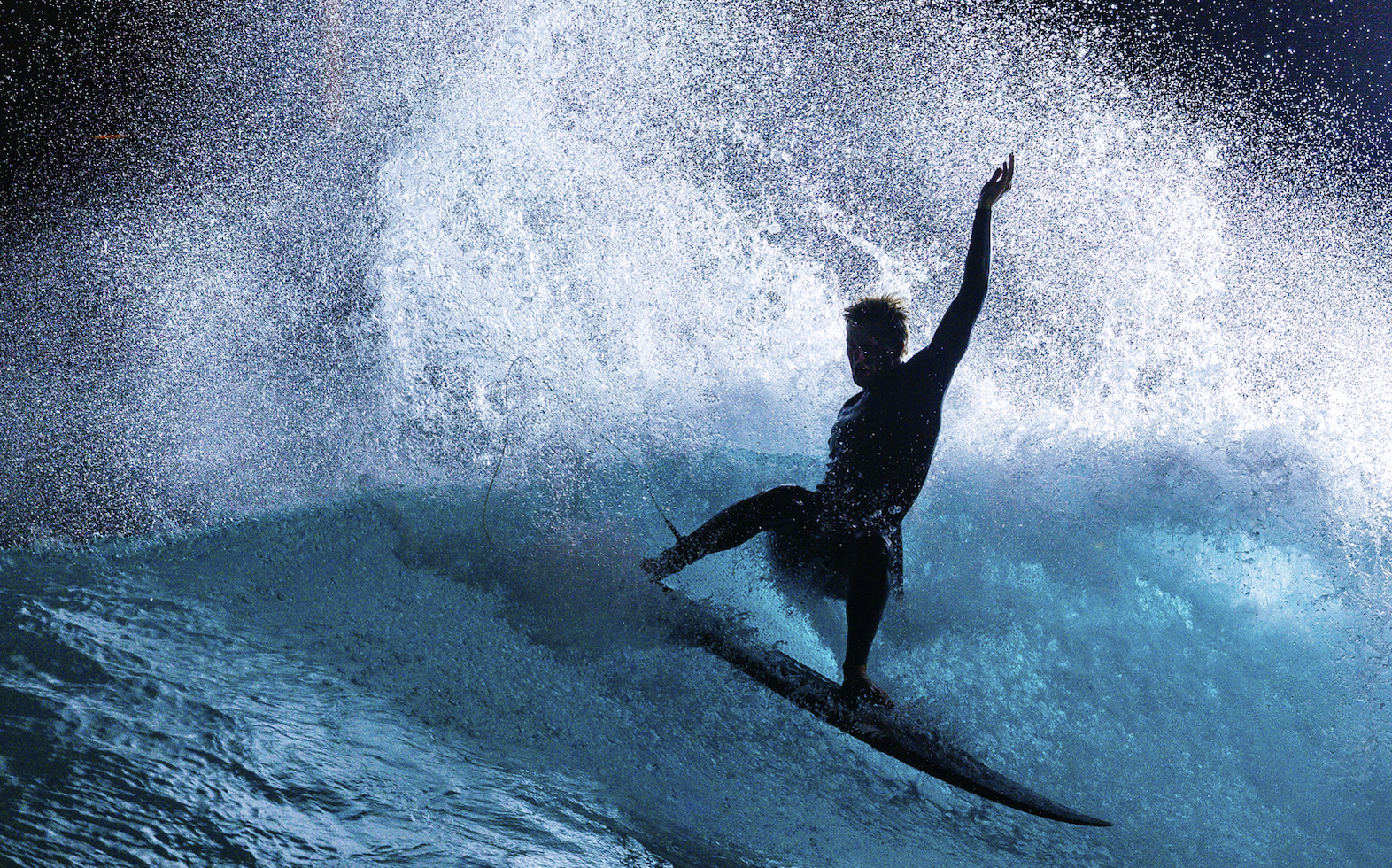 Surfer i en Rip Curl Elasto våddragt